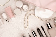 5 απαραίτητα προϊόντα ομορφιάς για το ταξίδι