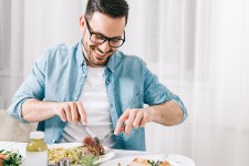 Τι πρέπει να προσέξετε στη διατροφή σας αν παίρνετε κορτιζόνη